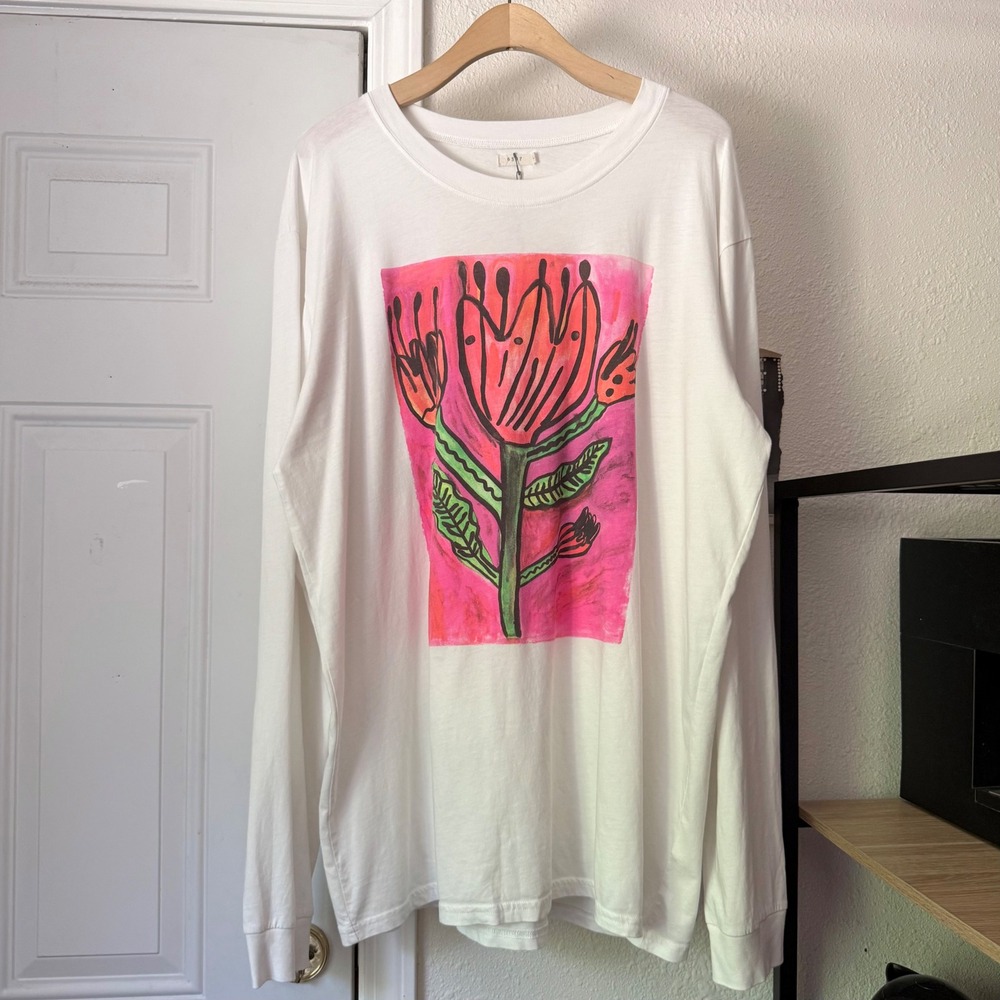 NWOT 6397 white floral flower paint tulip graphic long sleeve crew tee t-shirt